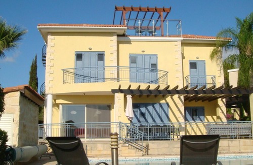 Latchi Villa | Modern 3 bed, 2 bath villa in Latchi with large private heated swimming pool