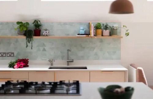 Kensal Green Apartment | Modern 3 bed Family home in Kensal Rise.