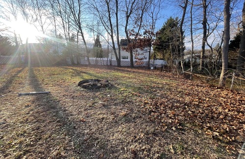 Elwood House | Modern 3 bedroom 2 bath cozy home with full basement