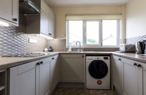 Jameston House | Modern 3 Bedroom bungalow. Easy access to beaches & towns of Tenby & Pembroke