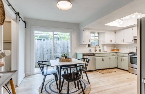 Edmond House | Modern 3-bedroom home in downtown Edmond