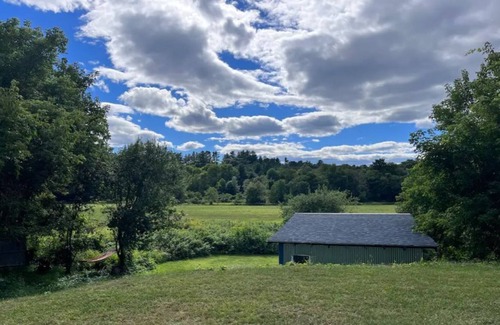 Newport House | Modern 3-bedroom home walkable downtown location.