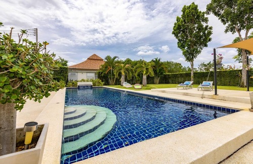 Hua Hin Villa | Modern 3 Bedroom Pool Villa! (MP22)