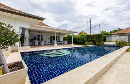 Hua Hin Villa | Modern 3 Bedroom Pool Villa! (MP22)