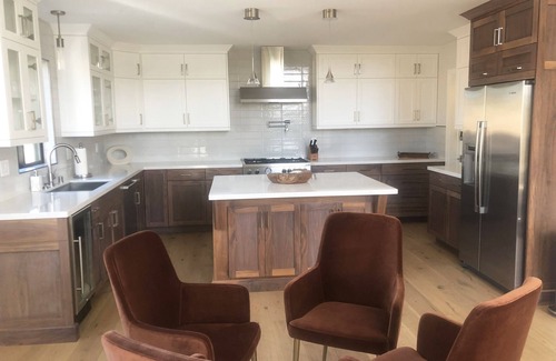 Culver - West House | Modern 3 Bedroom Townhouse 5 mins from Venice