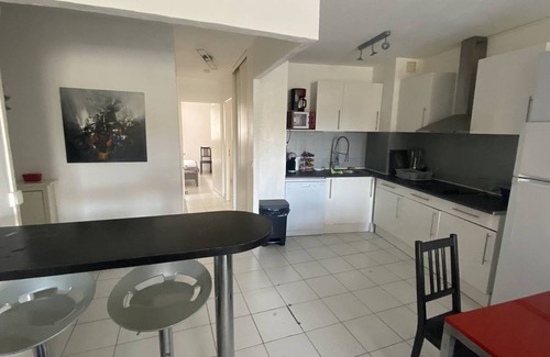 Le Port Apartment | Modern 3-Room Apartment with Loggia, Sleeps 6, Close to the Beach