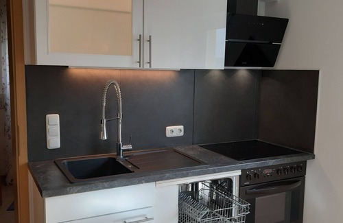 Bischoffen Apartment | Modern 3-star apartment with a romantic flair, close to the beach and the lake