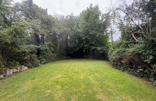 St. Mark's Apartment | Modern 3bed, Garden, Surbiton St