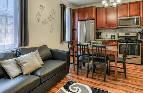 Jersey City Apartment | Modern 3BR/2BA Apartment Minutes to NYC