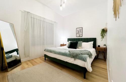 Clawson House | Modern 3BR Oasis Free Parking