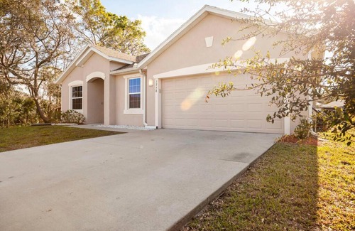 Port Saint Lucie House | Modern 4 Bdr Home near Tradition Town Center