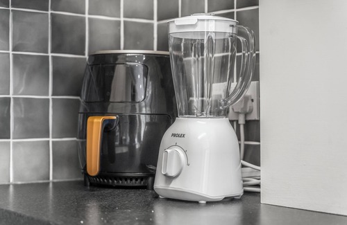 Weston on Trent House | Modern 4-Bedroom Serviced Apartment in Coventry – Comfort, Space & Tranquillity