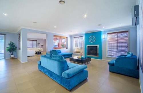Tarneit House | Modern 4BR Family Home in Tarneit Spacious Retreat