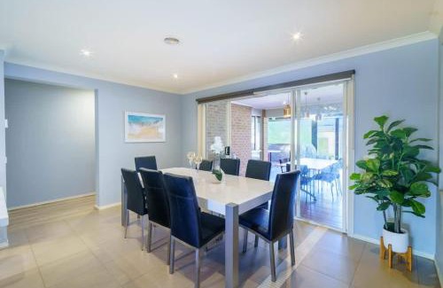 Tarneit House | Modern 4BR Family Home in Tarneit Spacious Retreat