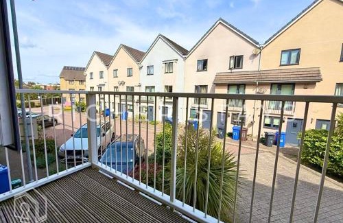 West Thurrock House | Modern 4BR Home in Grays