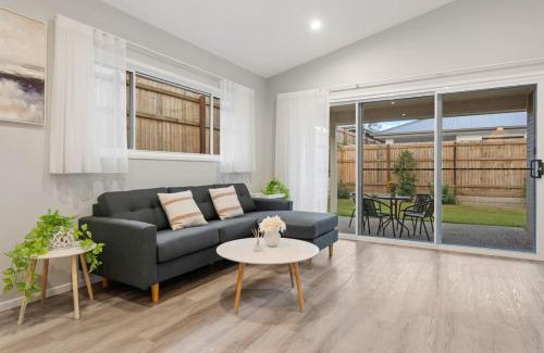 Logan Reserve House | Modern 4BR Home Peaceful Logan Reserve Stay
