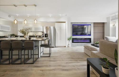 Wholesale District Apartment | Modern 4th-Floor Flat in the Heart of Indianapolis