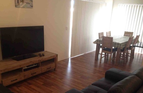 Webberton House | Modern 4x2 fully selfcontained House