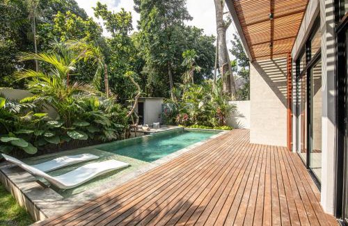 Batubelig House | Modern 5br Villa, 400m To The Beach