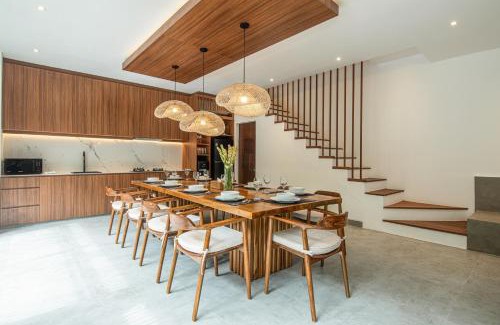 Batubelig House | Modern 5br Villa, 400m To The Beach