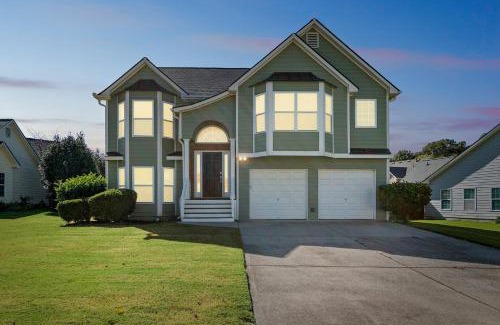 Cartersville House | Modern 6BR Haven with Playroom, Gym & Deck! home