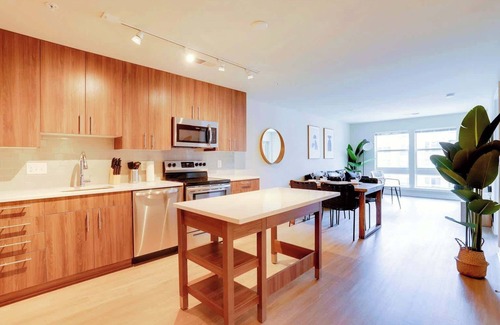 Jefferson Manor Apartment | Modern Alexandria Apt | Shopping & Metro Nearby