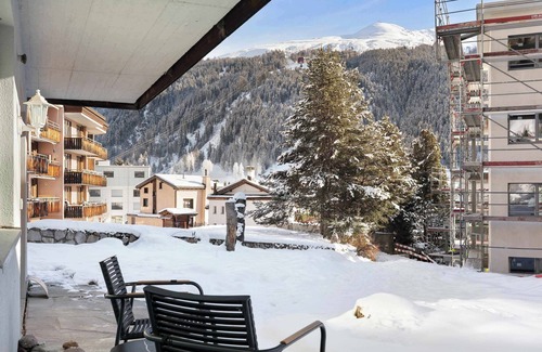 Davos Apartment | Modern Alpine Stay, Terrace, Central Davos