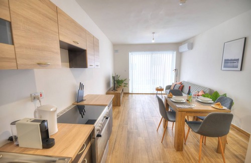 Pieta Apartment | Modern and centrally located 1bedroom flat KBON1-1