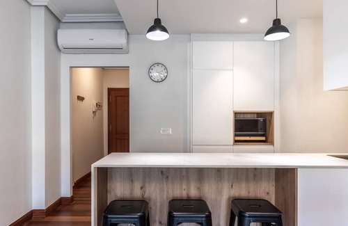 Bilbao City Centre Apartment | Modern and cozy in the heart of Bilbao