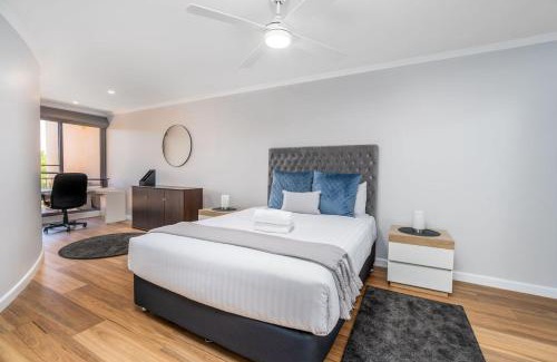 Griffith Apartment | Modern and Homely 2BR Burke Crescent Apartment - Hosted by Canstay