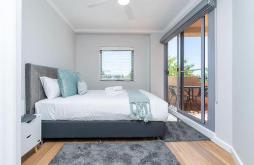 Griffith Apartment | Modern and Homely 2BR Burke Crescent Apartment - Hosted by Canstay