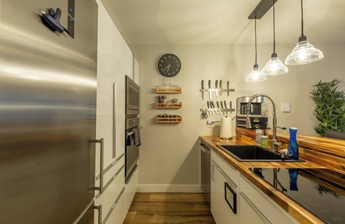 Crested Butte Condo | Modern and new renovation, close to everything in the base area, hot tub