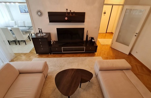 Novo Sarajevo Apartment | Modern and Spacious Downtown Apartment Sarajevo