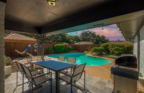 Far North Dallas House | Modern and Spacious Dallas Getaway w Private POOL