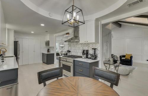 Far North Dallas House | Modern and Spacious Dallas Getaway w Private POOL