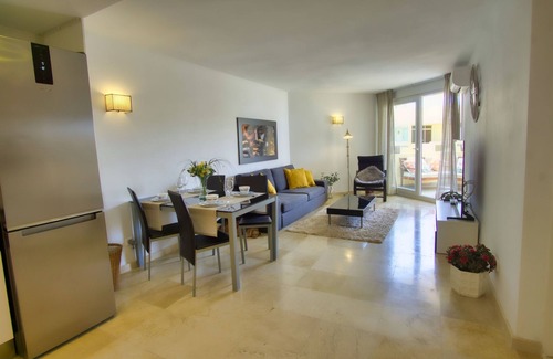 Marbella Seafront Promenade Apartment | Modern and Spacious One Bedroom Apartment on the Paseo Marítimo of Marbella.