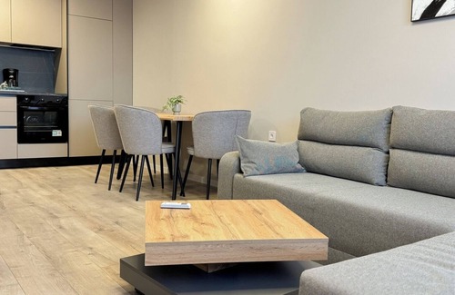 g.k. Trakia Apartment | Modern and Spacious Two-Bedroom Apartment