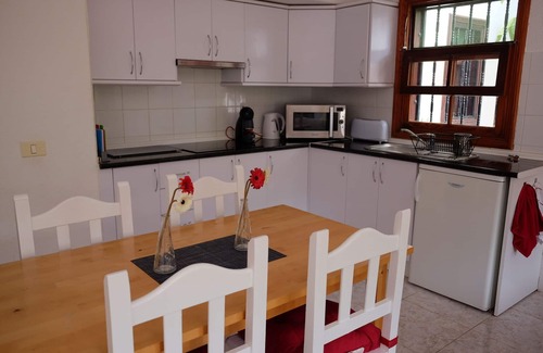 Complejo turistico Amarilla Golf Apartment | Modern apartment with Shared Pool, WIFI and views to Tiede and the Sea
