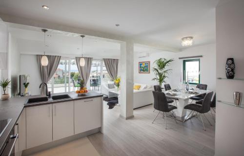 Gorinka Apartment | Modern Apartman Pjero
