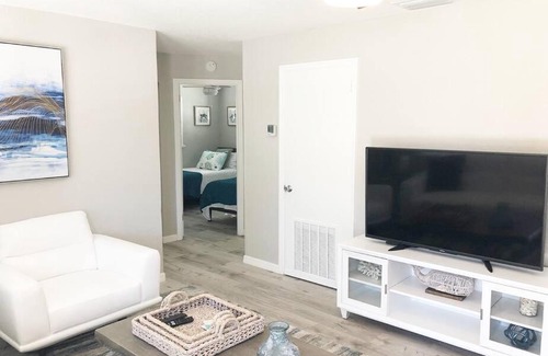 Solana Apartment | Modern Apartment - 2 of 4