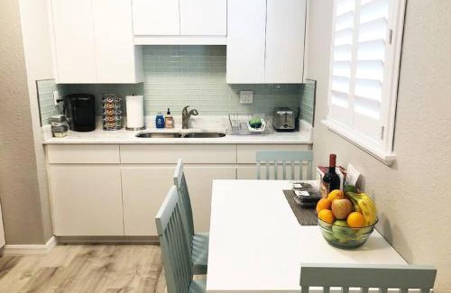 Solana Apartment | Modern Apartment - 2 of 4