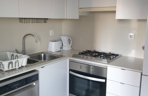 Falca Apartment | Modern apartment 5 minutes' walk from the metro and free parking