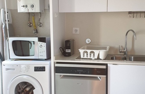 Falca Apartment | Modern apartment 5 minutes' walk from the metro and free parking