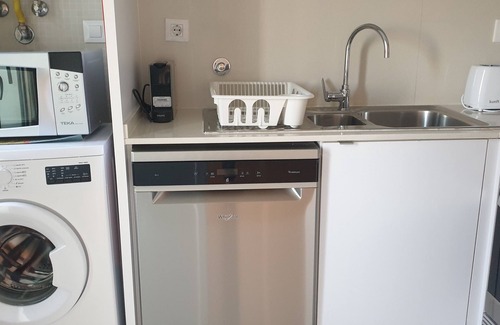 Falca Apartment | Modern apartment 5 minutes' walk from the metro and free parking
