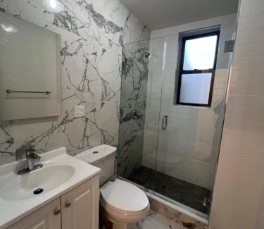 Central Park North Apartment | Modern Apartment By Central Park - 3 BR