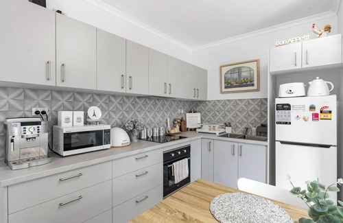 Westcourt Apartment | Modern Apartment complete, Close to Amenities Free Wifi
