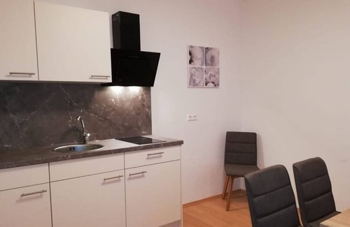 Arnoldstein Apartment | Modern Apartment in Arnoldstein with Garden