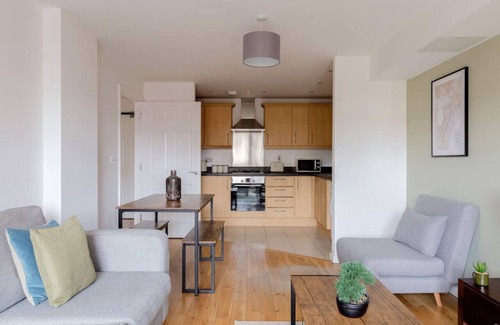 Bow Apartment | Modern Apartment in Bow
