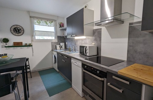 Orleans Apartment | Modern Apartment in Central Orléans – 2 Bedrooms, Parking, Near Attractions