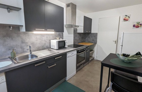 Orleans Apartment | Modern Apartment in Central Orléans – 2 Bedrooms, Parking, Near Attractions